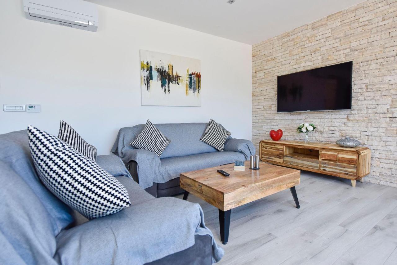 Moderner Bungalow mit Meerblick Lun  Exterior foto