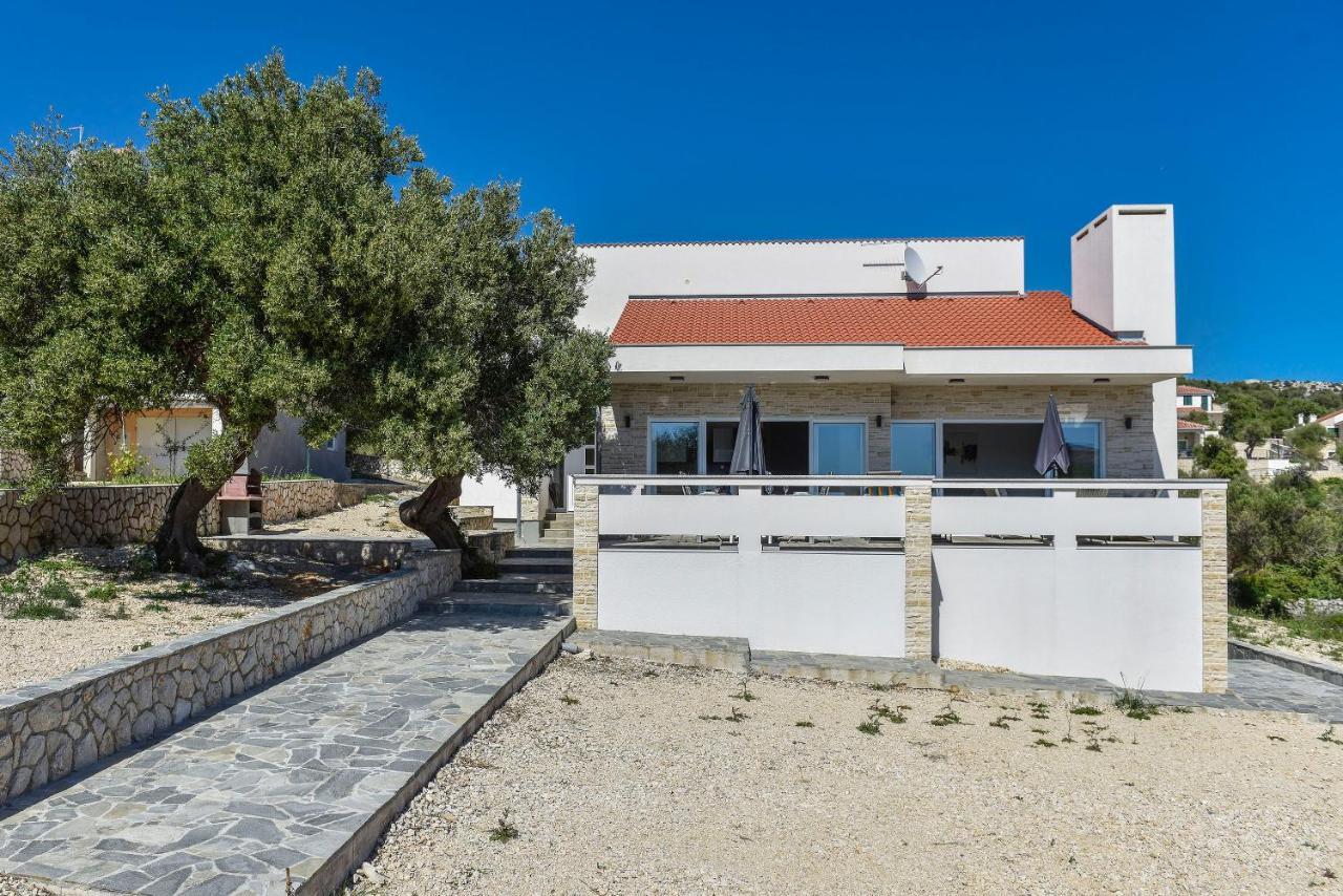Moderner Bungalow mit Meerblick Lun  Exterior foto