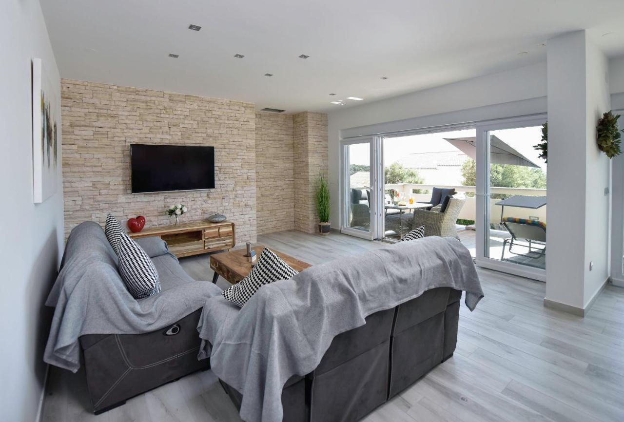 Moderner Bungalow mit Meerblick Lun  Exterior foto